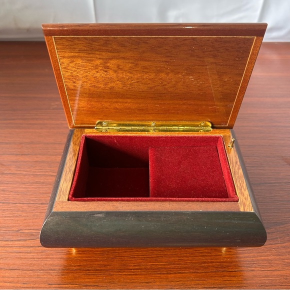 Vintage REUGE Swiss Music Jewelry Box Inlaid Wood Footed Mandolin WORKS EUC - Picture 3 of 6